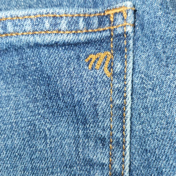 Madewell Curvy Perfect Vintage Straight Jean Size 29T Medium Wash 5 Pocket Style - Picture 7 of 14